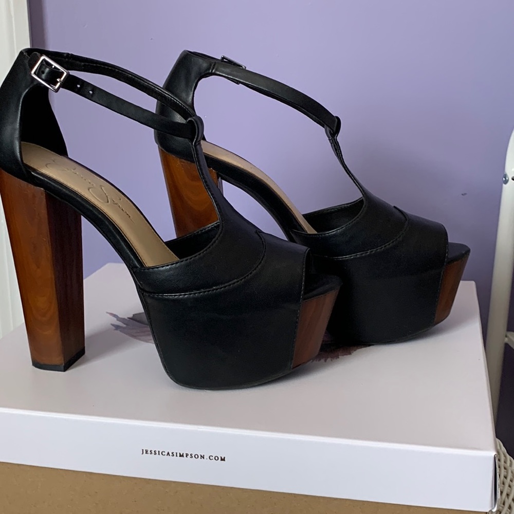 Jessica Simpson Dany T-Strap Platform Pump (Black)